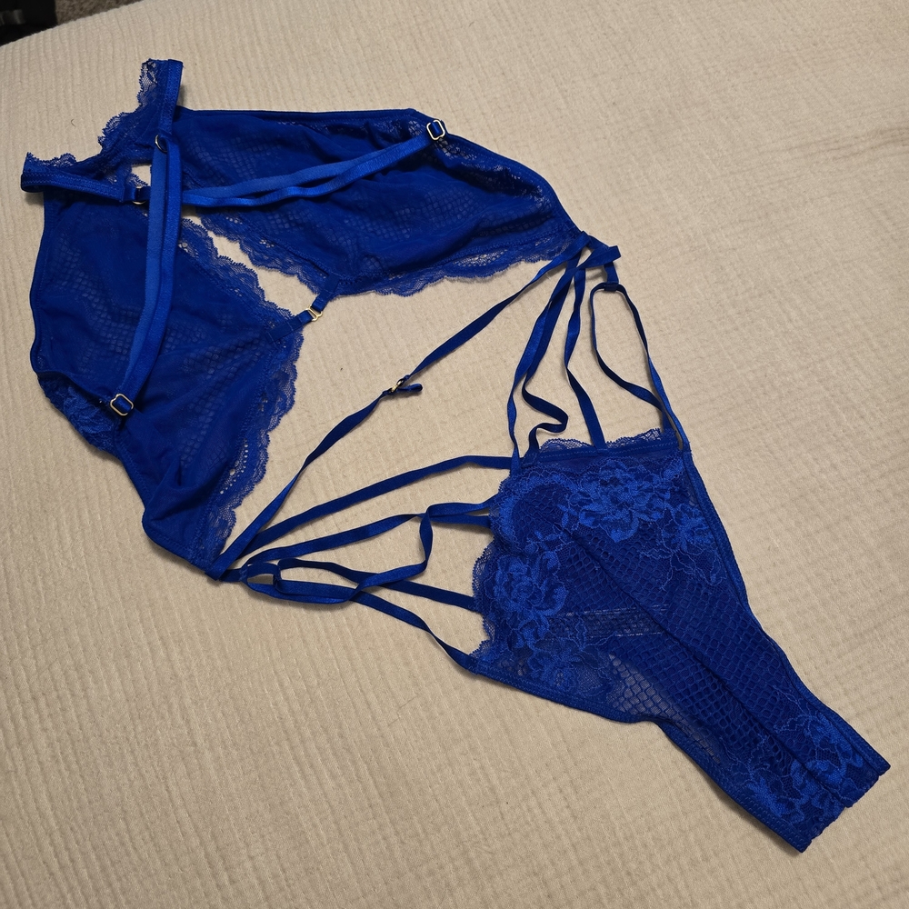 NWOT Victoria's Secret Vibrant Blue Lace Bodysuit - Picture 4 of 6